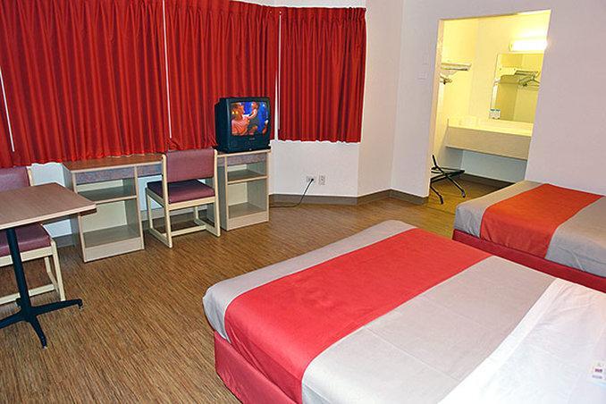 Motel 6 Chicago - Elk Grove Elk Grove Village Zewnętrze zdjęcie
