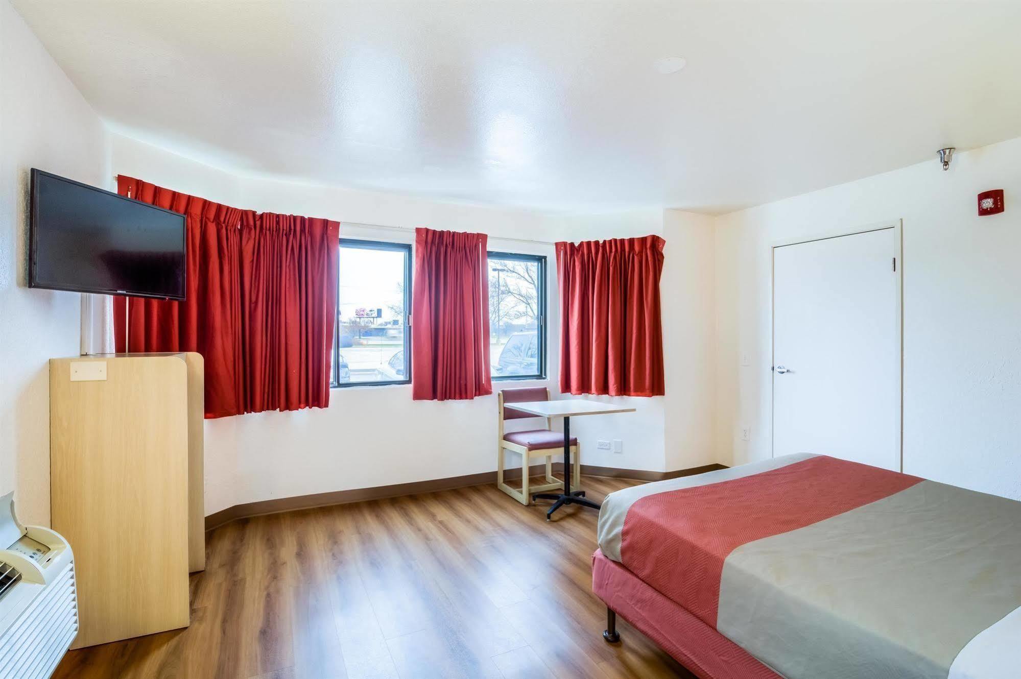 Motel 6 Chicago - Elk Grove Elk Grove Village Zewnętrze zdjęcie