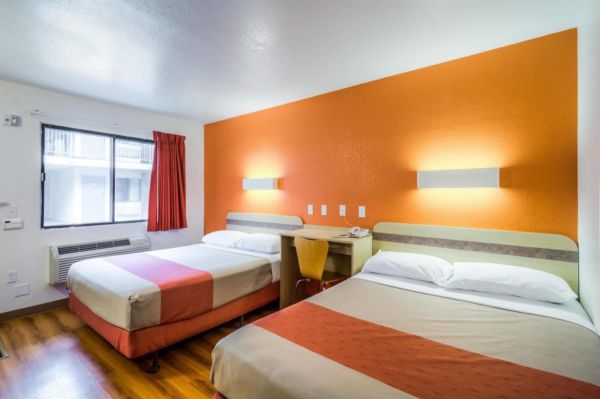 Motel 6 Chicago - Elk Grove Elk Grove Village Zewnętrze zdjęcie