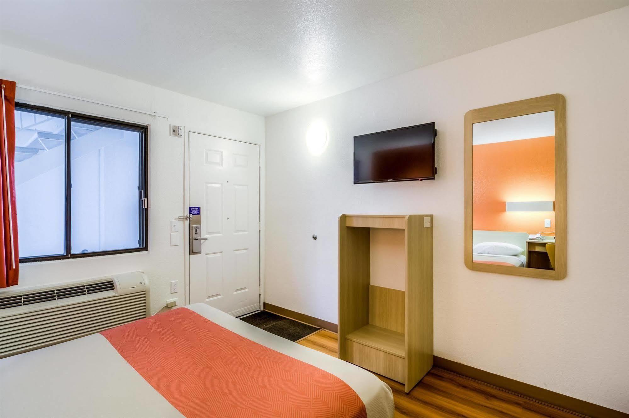 Motel 6 Chicago - Elk Grove Elk Grove Village Zewnętrze zdjęcie